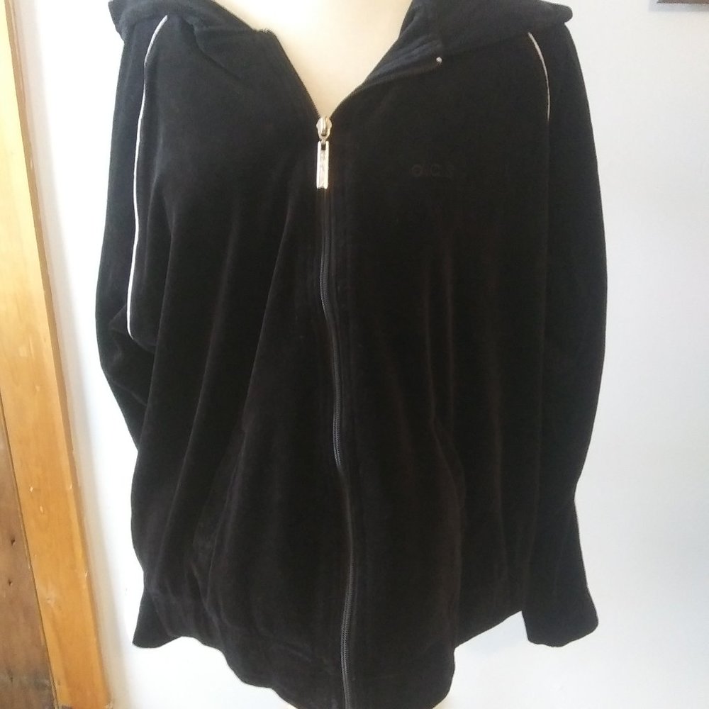 NWOT Oleg Cassini black and white Hoodie velour Large